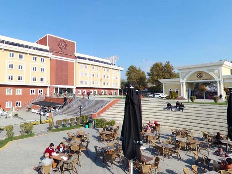 İstanbul Aydın Üniversitesi